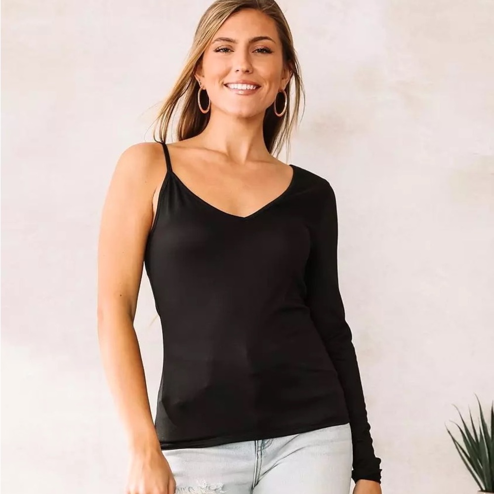 Willow & Root one sleeve top